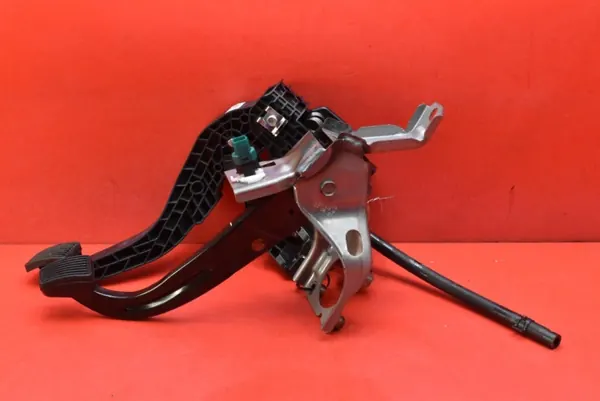 Kupplungs- & Bremspedale OEM 32802-N7120 für Kia Sportage image 3