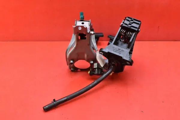 Kupplungs- & Bremspedale OEM 32802-N7120 für Kia Sportage image 4