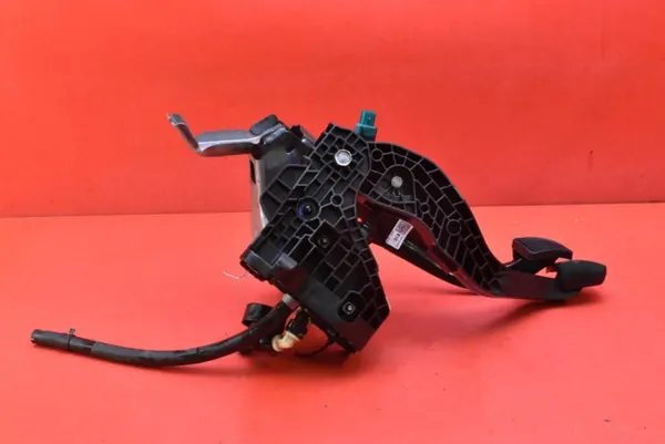 Kupplungs- & Bremspedale OEM 32802-N7120 für Kia Sportage image 5