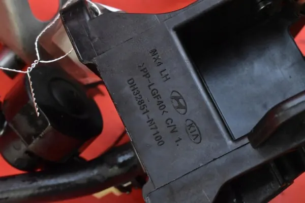 Kupplungs- & Bremspedale OEM 32802-N7120 für Kia Sportage image 9