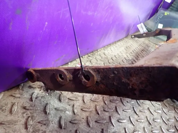 Peräkärkikoukku Nissan Primera P12 OEM Zawada-331744- image 5