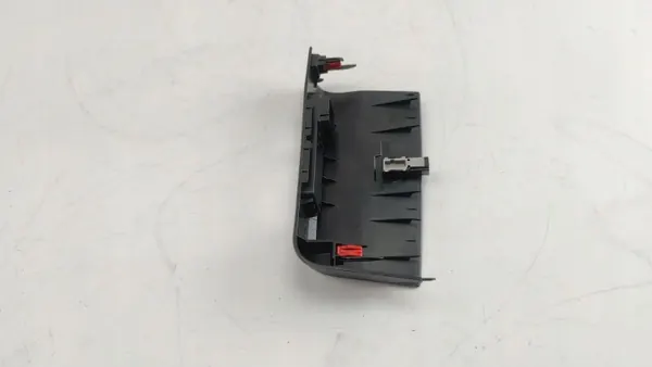 Prise USB Toyota OEM 55407K0020 - Occasion image 5