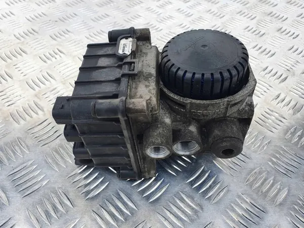 Válvula EBS OEM 2047120 para DAF XF 106 480 Lift Euro 6 image 4