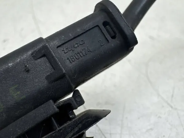 Trava do capô Peugeot 3008 I 1801174 image 2