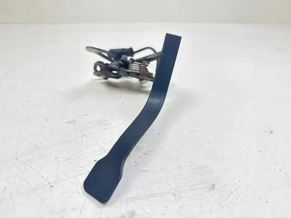 Trava do capô Peugeot 3008 I 1801174 image 3