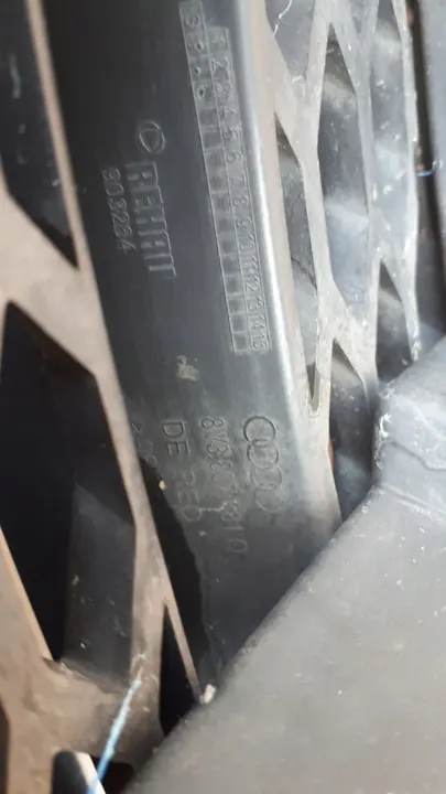 Rejilla de parachoques delantero izquierdo AUDI A3 S3 8V3807681Q image 4