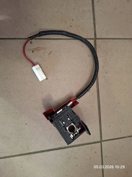 Câble de borne positive OEM 828171AB10 pour Toyota Corolla image 3