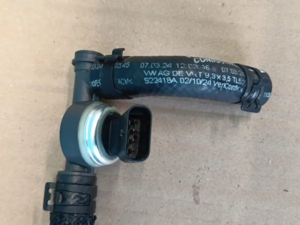 CUPRA FORMENTOR 2.0 TDI 110KW 2024 Capteur de pression de carburant OEM image 3