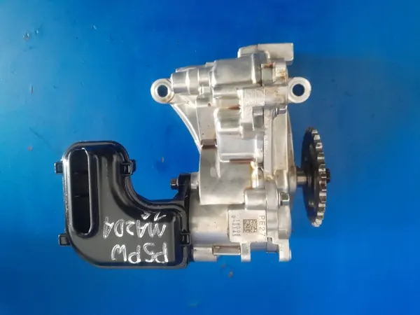 Pompe à huile Mazda OEM PE2714100 pour CX-30 2.0L image 2