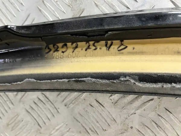 Spoiler Mercedes W209 OEM A2097900088 - Usado image 5