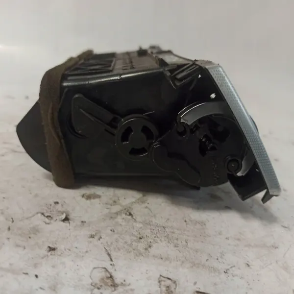 Land Rover Evoque middenrooster OEM GJ32014L21DA image 10