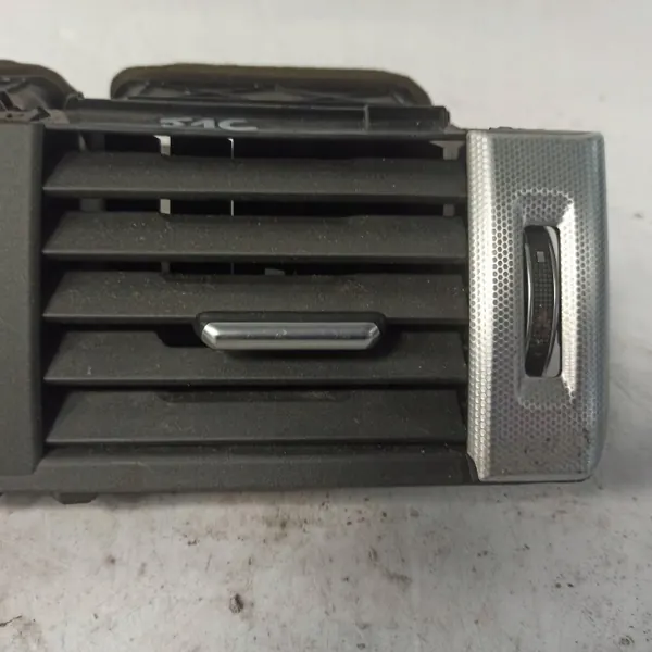Land Rover Evoque middenrooster OEM GJ32014L21DA image 3