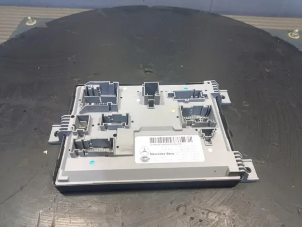 Módulo Conforto Mercedes OEM A2139009729 image 2