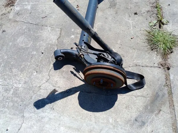 Ford Tourneo Courier Achterophangbalk OEM Wrakowisko-16156- image 8