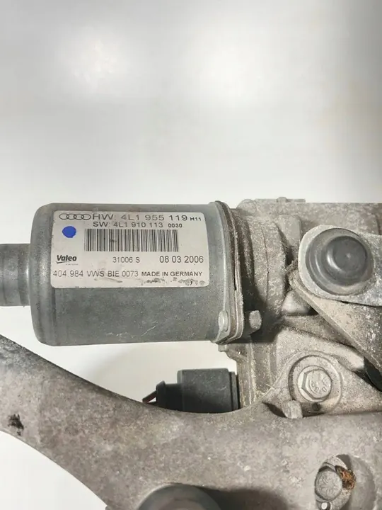 Audi Q7 4L Tuulilasinpyyhkijän mekanismi 2009 OEM 4L1955119 image 2