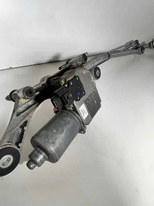 Audi Q7 4L Tuulilasinpyyhkijän mekanismi 2009 OEM 4L1955119 image 5