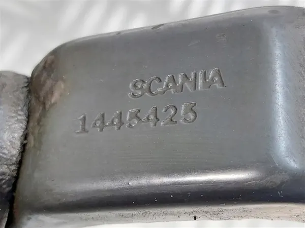 Suporte de escape Scania OEM 1445425 - Usado image 4
