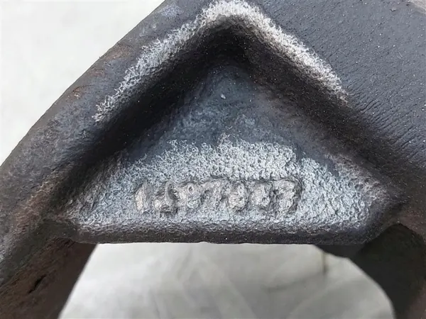 Suporte de escape Scania OEM 1445425 - Usado image 5