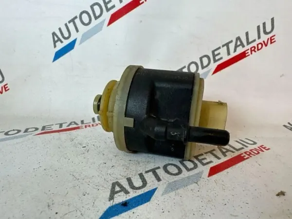BMW Bränslefiltervärmare OEM 1332857251 för 2.0L diesel image 8