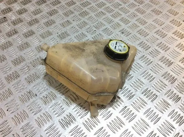 Kylvätskebehållare OEM 8V218K218B för Ford Fiesta VI image 2