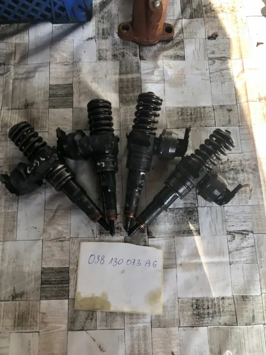 Injecteur Bosch 038130073AG pour 1.9 TDI 105CH image 3