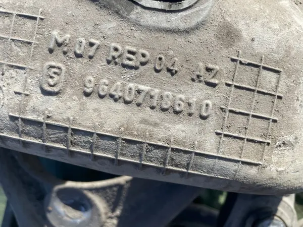 Hinterachsschwinge OEM 9640718710 für Peugeot 407 image 8