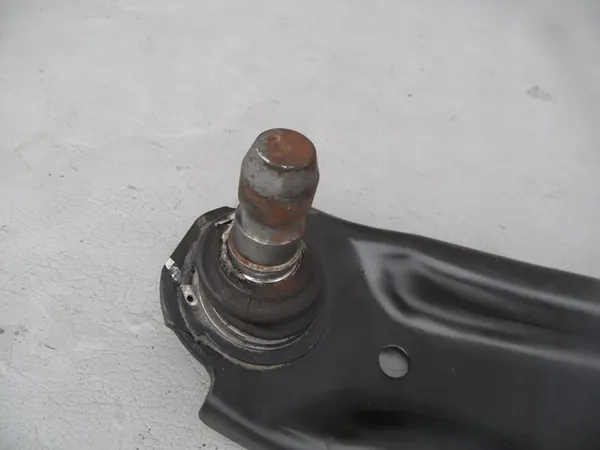 Braccio di Controllo Sinistro Kia Stonic 2023 OEM 54500-H8500 image 4