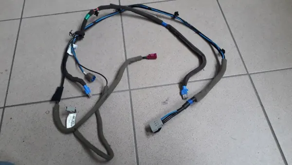 Navigointikaapeli OEM 96220-D7110 Hyundai Tucson II:lle image 2