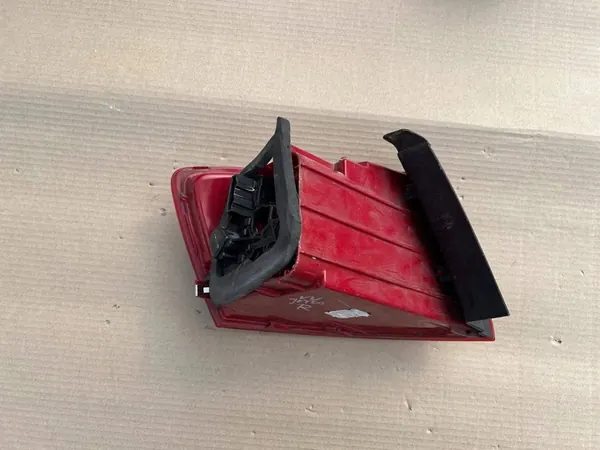 VW JETTA VI 5C 2010-2014 Luz Trasera Derecha image 2