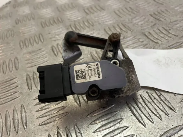 Sensor de Nivelamento Faróis Volvo XC90 2018 OEM 31360331 image 4