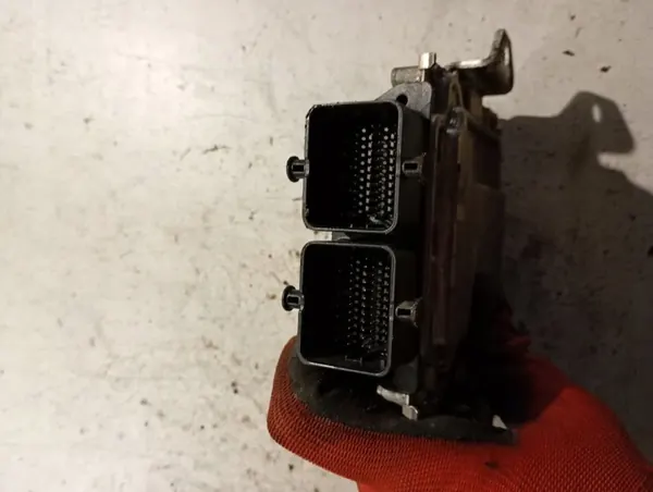 Contrôleur Moteur Suzuki SX4 OEM 33920-55L10 image 3