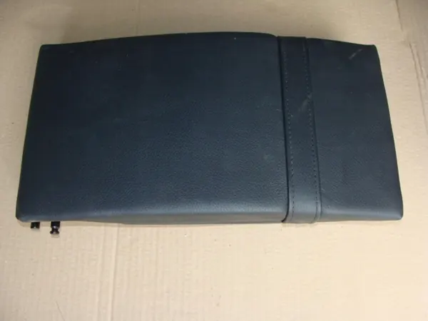 Apoio de braço traseiro OEM W204 - Couro, Usado image 2
