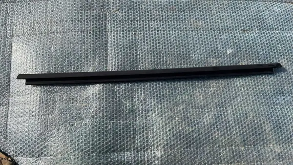 BMW X1 U11 Hecktür Fensterleiste OEM 9451523 image 2