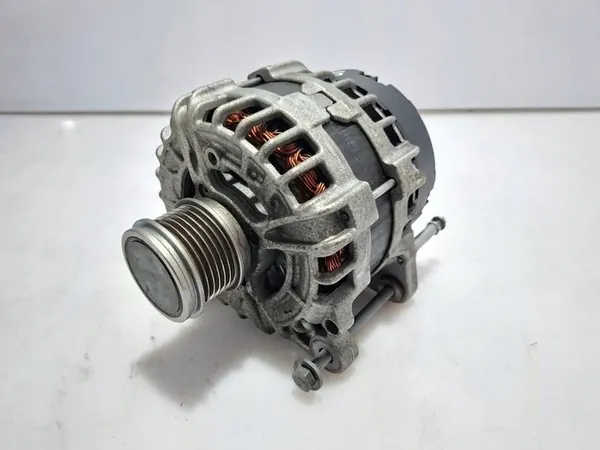 Volkswagen Golf VII 2018 Alternator 1.6TDI DGT image 2