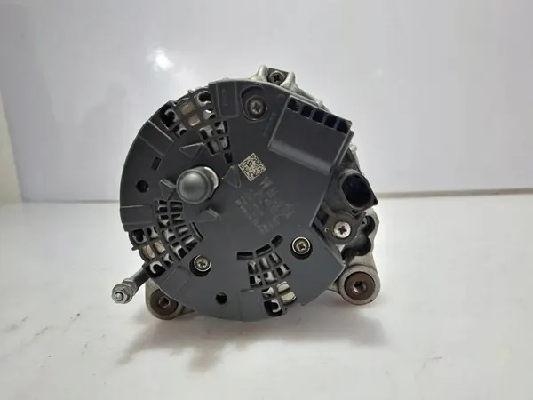Volkswagen Golf VII 2018 Alternator 1.6TDI DGT image 8