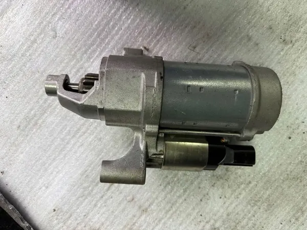 Motor de arranque Volkswagen OE 06M911024 image 2