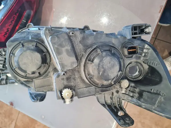 TYC 20-12774-05-9 Faros image 2