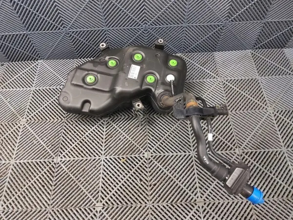 AdBlue-säiliö Kia Ceed III 2018 1.6 CRDI OEM 31550G4950 image 4