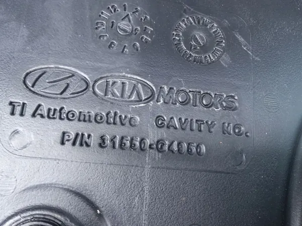 AdBlue-säiliö Kia Ceed III 2018 1.6 CRDI OEM 31550G4950 image 9