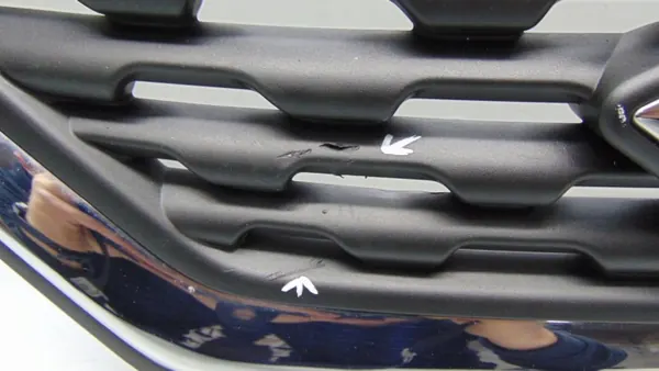 Rejilla OEM 71741-68P para Suzuki Baleno II - Usado image 3