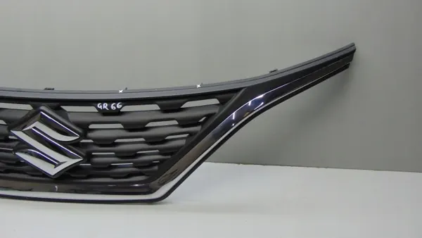 Rejilla OEM 71741-68P para Suzuki Baleno II - Usado image 4