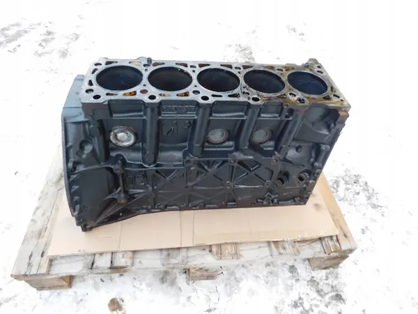 Mercedes Sprinter 2.7 CDI moottorilohko OEM image 2
