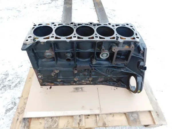 Mercedes Sprinter 2.7 CDI moottorilohko OEM image 3