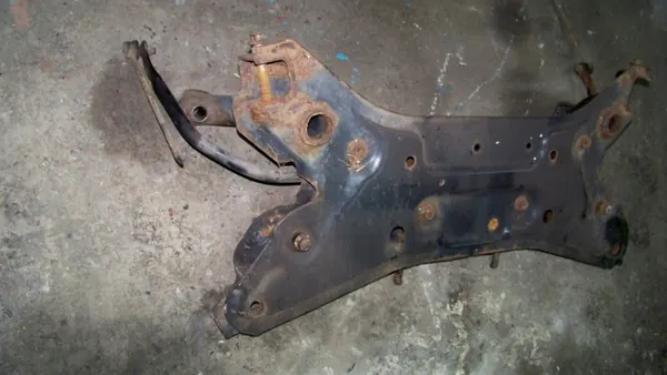 Suzuki Swift MK6 Voorbalk OEM swift mk6 belka przednia image 3
