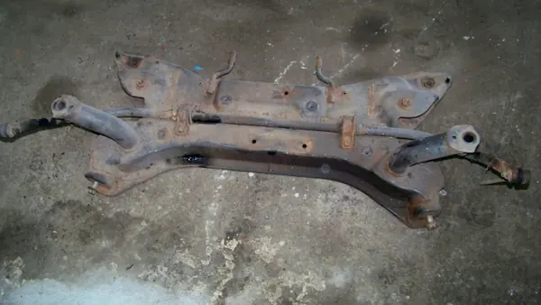 Suzuki Swift MK6 Voorbalk OEM swift mk6 belka przednia image 4