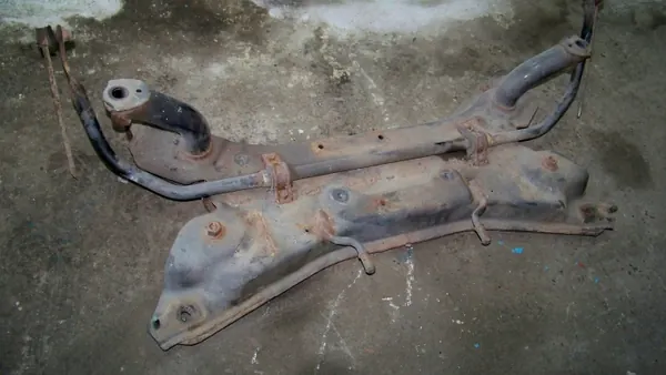 Suzuki Swift MK6 Voorbalk OEM swift mk6 belka przednia image 6