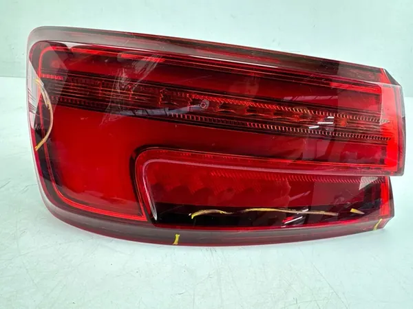 AUDI A3 8V5 Sedán Luz Trasera Izquierda image 7