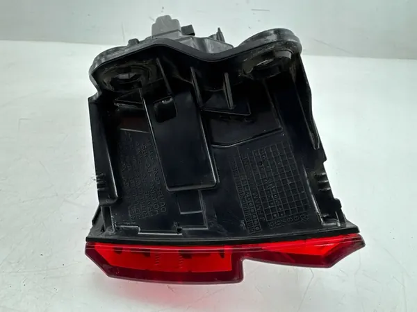 AUDI A3 8V5 Sedán Luz Trasera Izquierda image 9