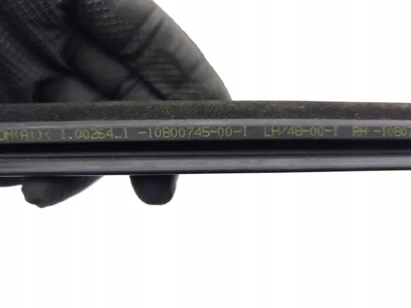 Tesla Model 3 Heckscheibenleiste OEM 1080074500I image 9