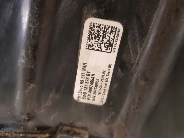 AdBlue-tank Audi A4 B9 OEM 8W0131878BT image 5